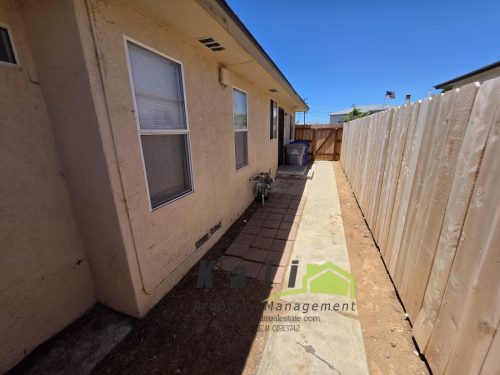2141-Flintridge-Dr-92139-13