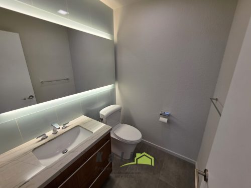 5385-Renaissance-Ave-92122-10