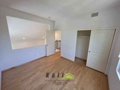5385-Renaissance-Ave-92122-12