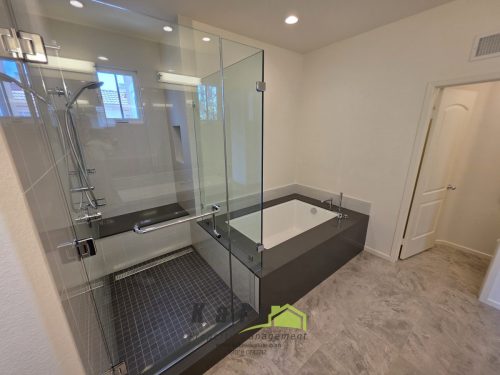 5385-Renaissance-Ave-92122-17