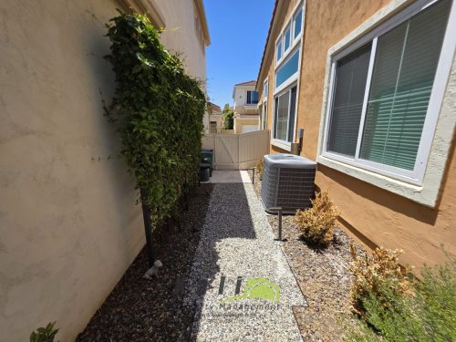 5385-Renaissance-Ave-92122-26