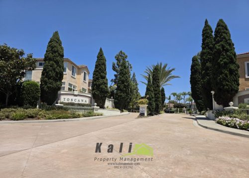 5385-Renaissance-Ave-92122-28