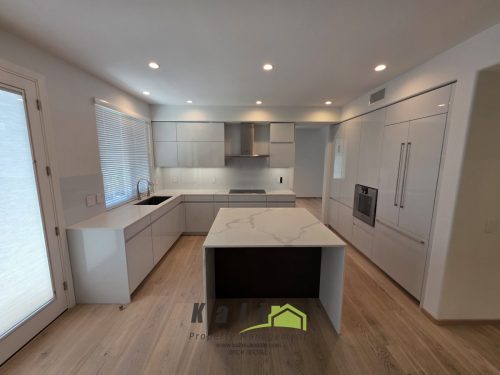 5385-Renaissance-Ave-92122-3