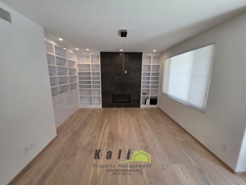 5385-Renaissance-Ave-92122-6