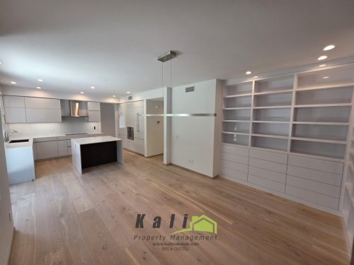 5385-Renaissance-Ave-92122-7
